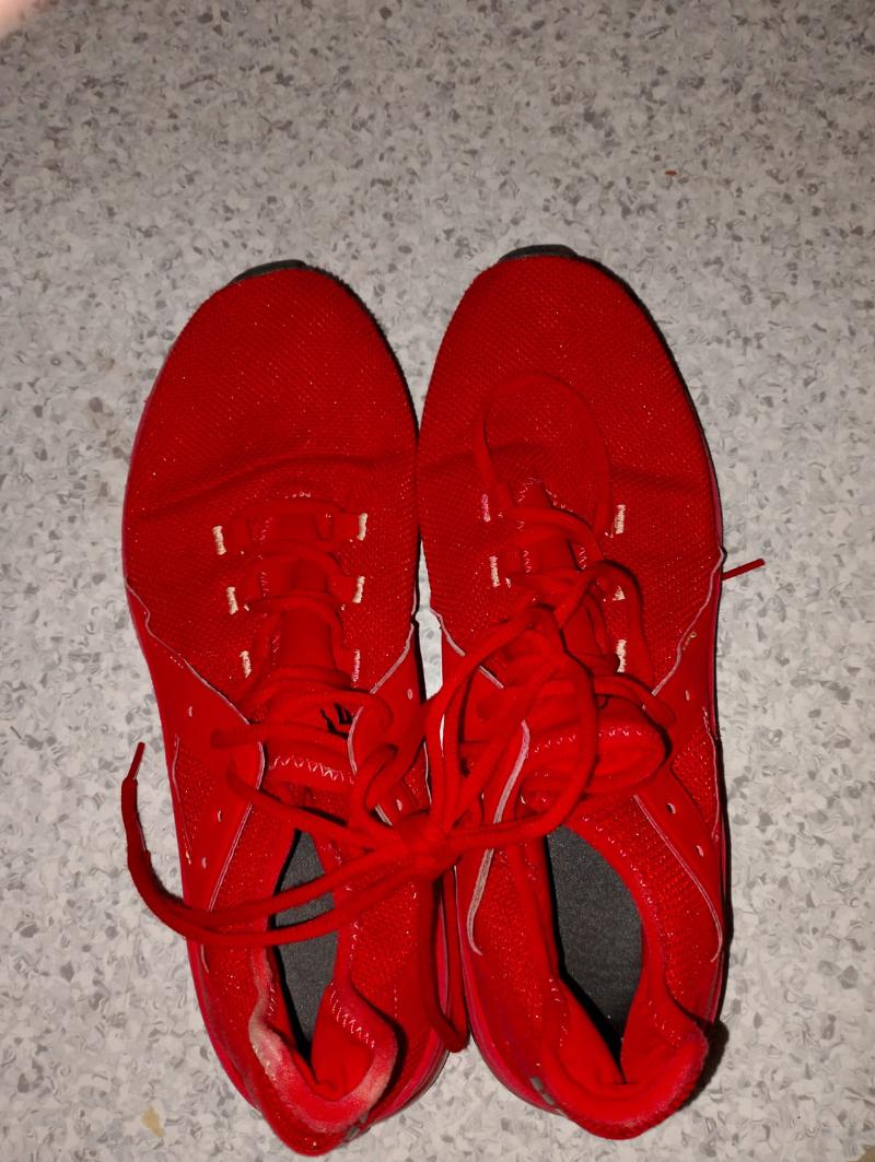 Sports shose