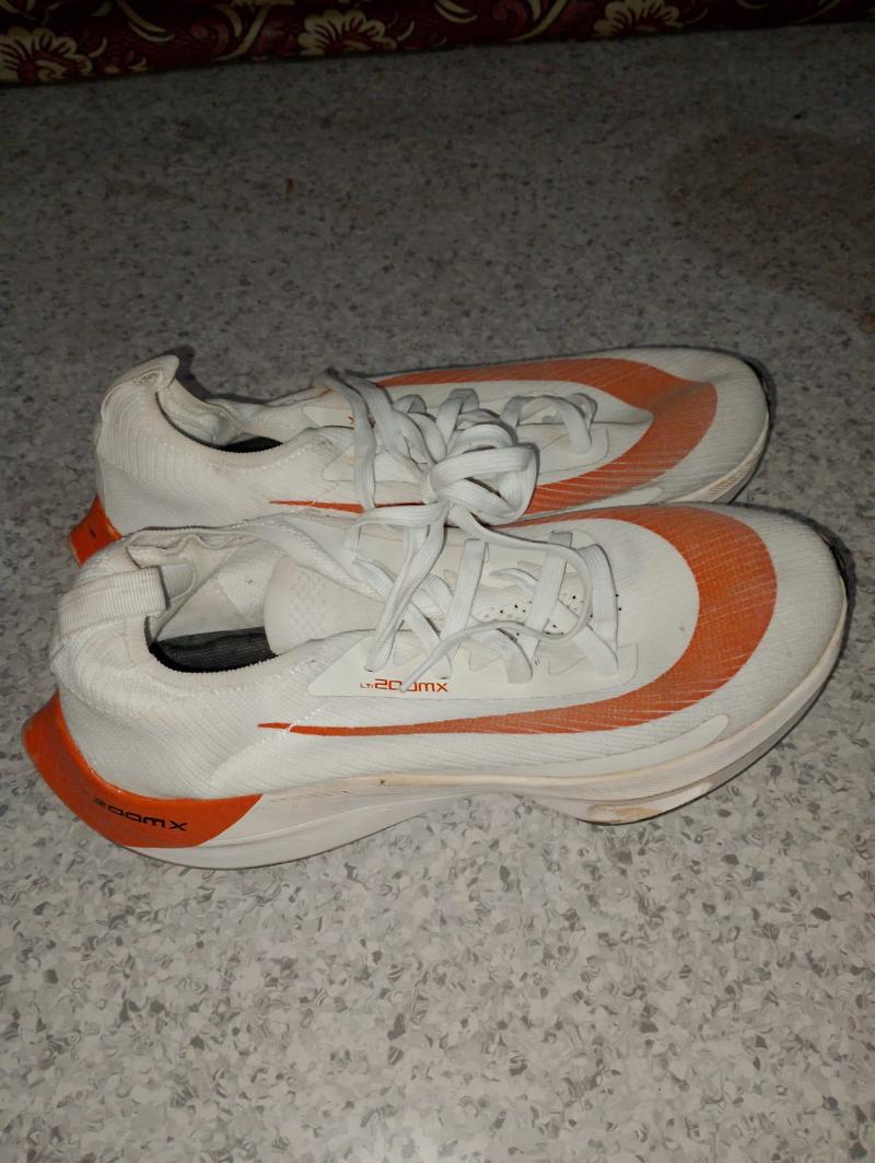Sports shose